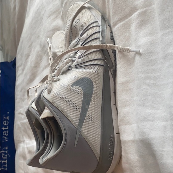 Nike Free TR 6 - Size 7.5 - Picture 2 of 4